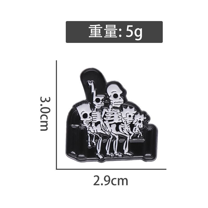 New Cartoon Anime Figure Brooc - Halloween Skeleton Decoration 评论和价格